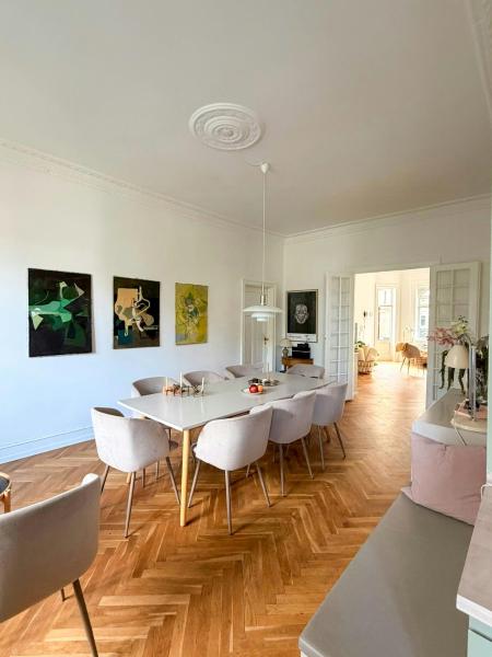Historic Flat From The 1850s In Frederiksberg - Copenhagen