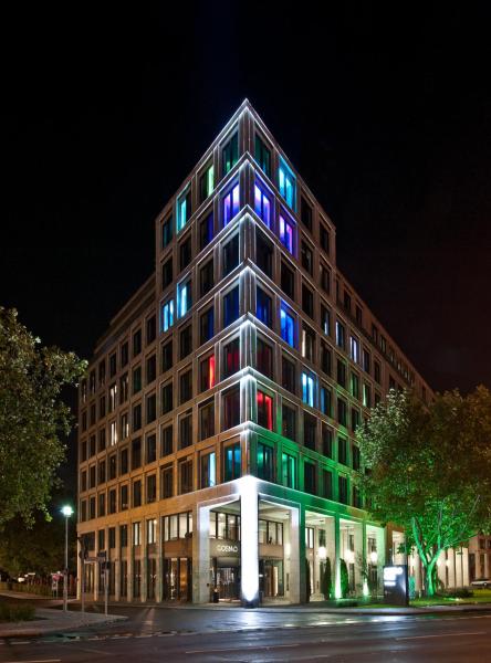 Na zdjęciu widoczny jest obiekt COSMO Hotel Berlin Mitte położony w mieście Berlin.