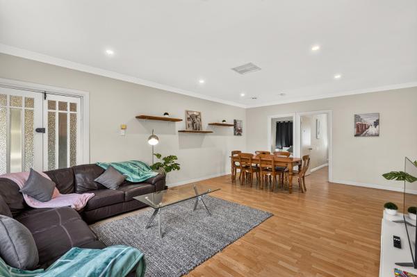 Swainson On Moseley - Glenelg