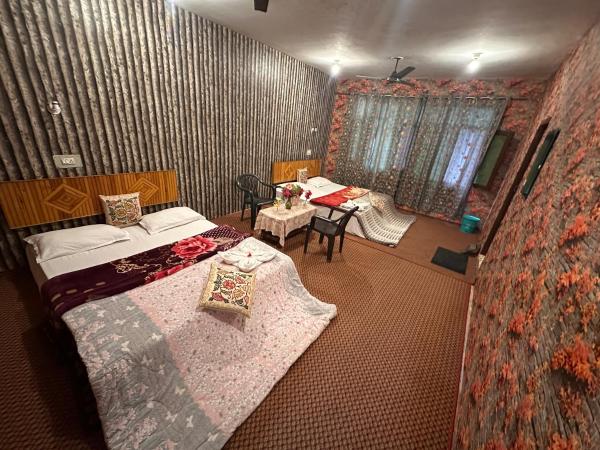 Aziz Guest House - 斯里納加爾