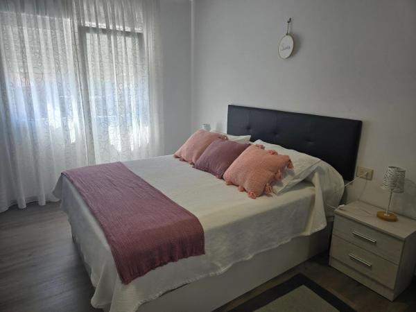 Spacious Apartment With Sea View In O Grove, 110 M² - O Grove
