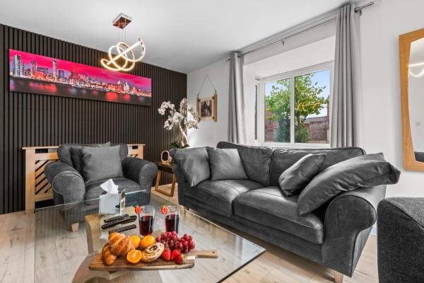Liverpool Home With Hot Tub & Sauna | Near Anfield - Liverpool, UK