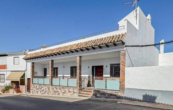 Amazing Home In La Celada - Iznájar
