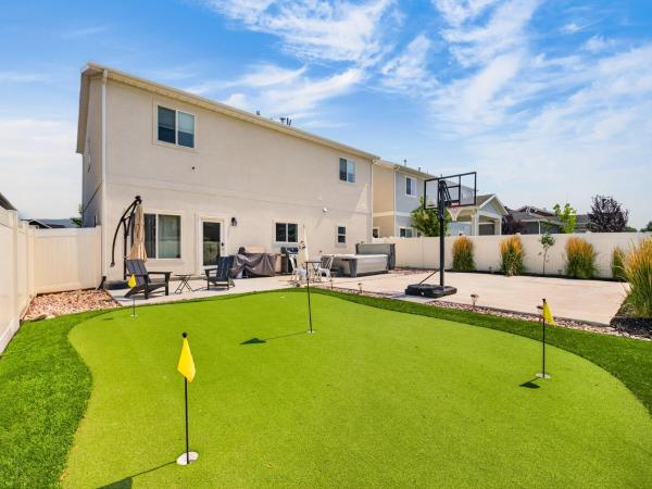 New Family Retreat 4br 2.5ba Sleeps 11 Hot Tub - Heber City, UT