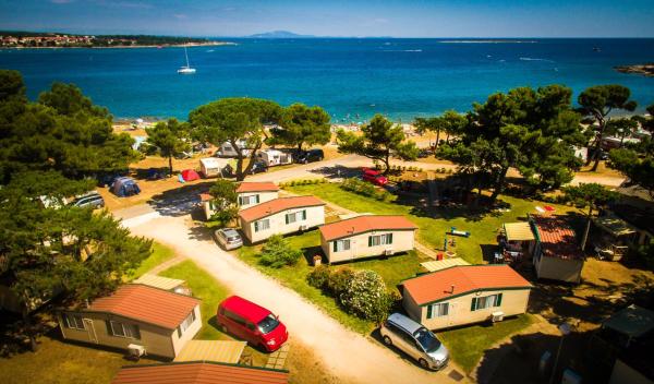 Na zdjęciu widoczny jest obiekt Arena Medulin Mobile Homes położony w mieście Medulin.
