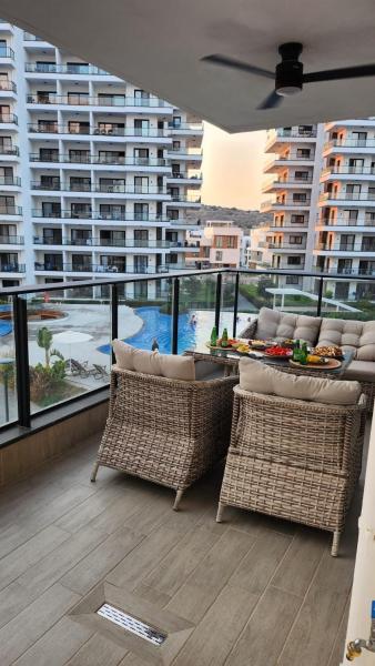 Pool And Sea View 1 Bed Spacious Apartment - アヤナパ