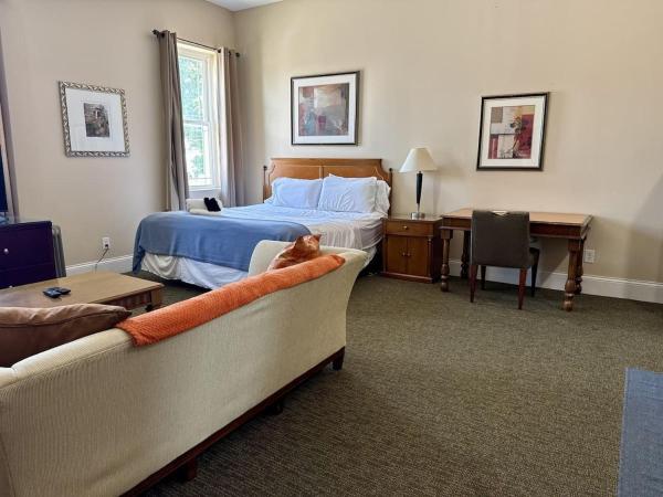203 Studio Near Downtown Indy - Indianapolis, IN