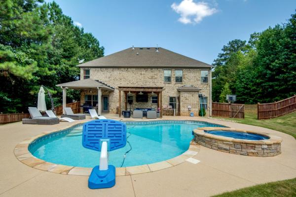 Mcdonough Group Getaway: Pool, Patio + Game Room - McDonough, GA