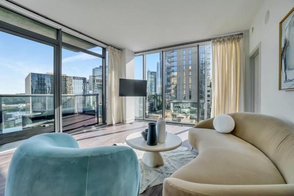 Top Tier Panoramic Skyline Views - Decatur, GA