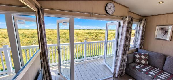 Mkrj Comfort Sleeps 8 - Pet Friendly - Camber Sands