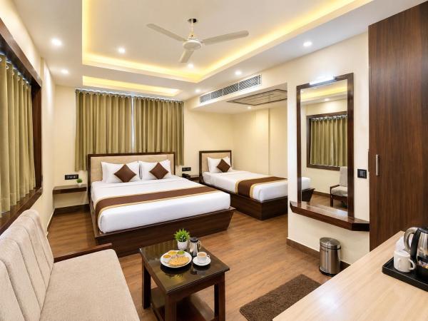 Sea View Roof Top Hotel Subhash Luxuary Inn Aol Puri - Near Sea Beach And Shree Jagannath Temple - Air - Conditioned Room - Wifi - Restaurant - Lift - Best Hotel In Puri - Puri