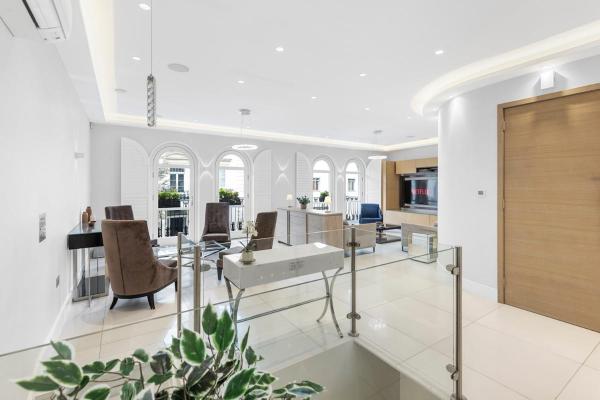 Luxurious Duplex Apartment With Air Conditioning - London