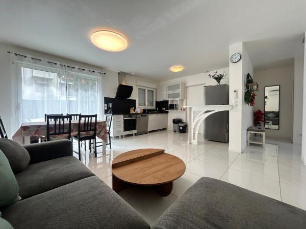 Maison 8 Pers - 4 Chambres - Jardin - Parking Privé & Gratuit - Paris Direct - Gare à 5min - Bondy