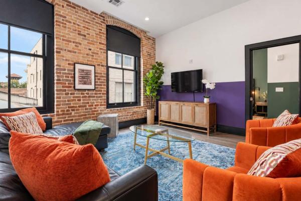 Spacious Downtown Suite Sleeper Sofa Hotel - New Orleans, LA