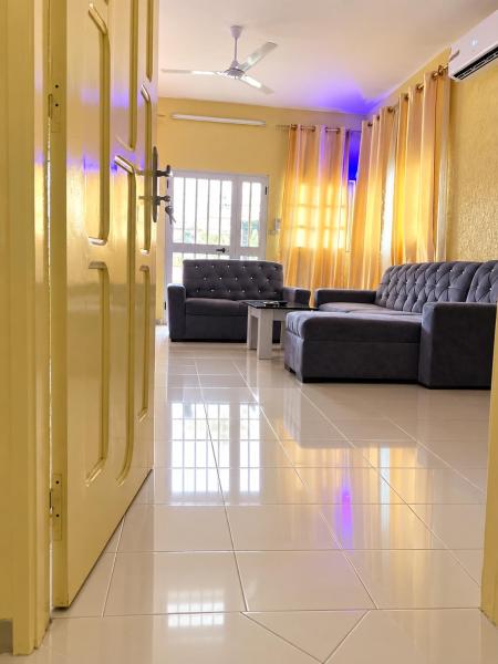 Cozy Haven 2 Bedroom Apartment In Tokoin - Togo
