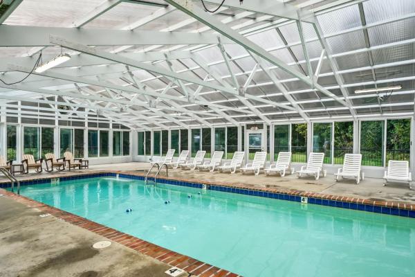 New! Nerf Wall, Laser Tag, Pool, Games, Sleeps 9 - Sevierville, TN
