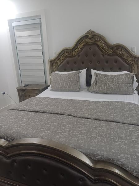 The Monarch 1 - Kingston (Jamaica)
