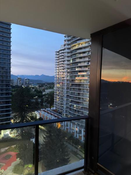 Cozy One Bedroom Skyview - Burnaby