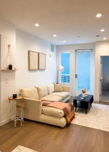 Modern La Residence Near Lax By Gaia Homes - Los Angeles