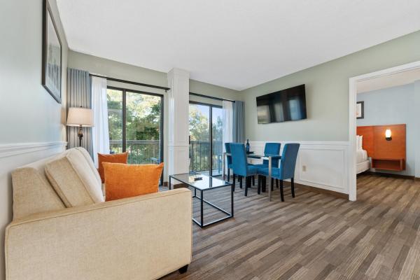 Comfortable 2 Bed 2 Bath Condo With Garden View Balcony 7 Min To Universal - Orlando, FL
