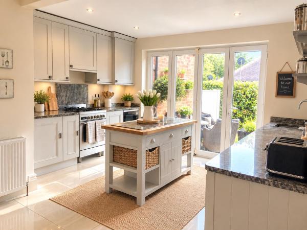 Na fotografii je vidět objekt Immaculate Newcastle home close to city nacházející se ve městě Gosforth.