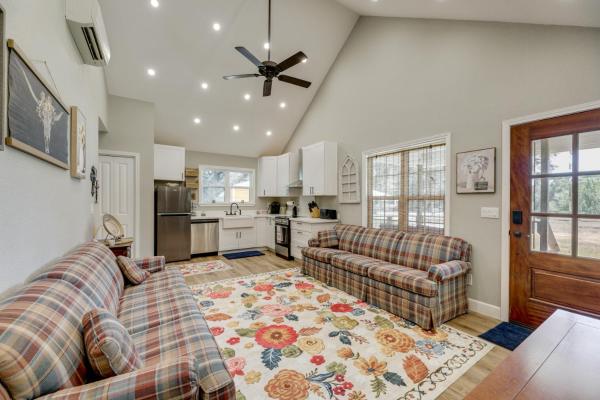 Boutique Retreat Minutes From Round Top! - Round Top, TX