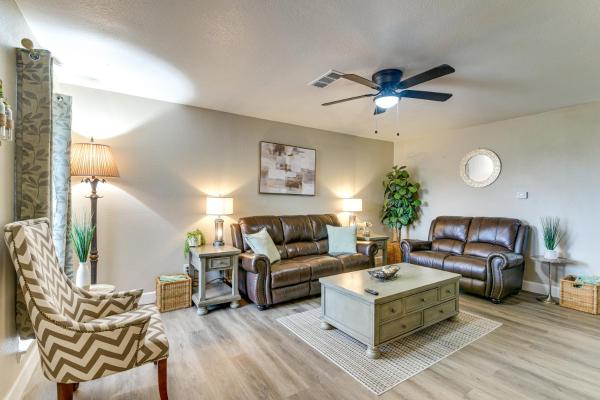 Alvin Adventures Await! Charming & Cozy Duplex - 리버풀