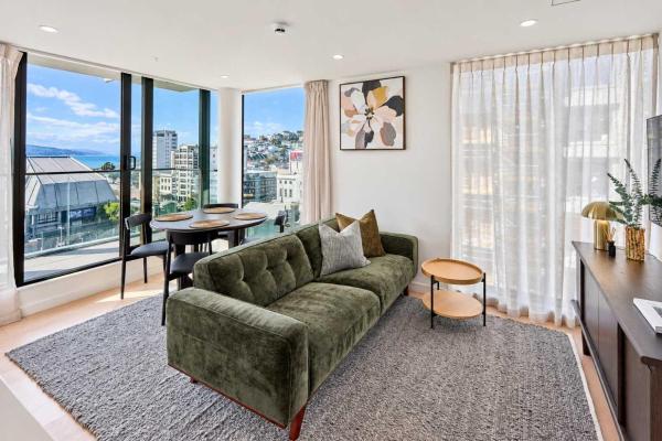 Central Te Aro 2br With Balcony & Indoor Pool - Northland