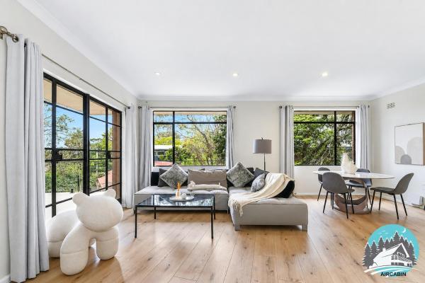 Modern 4br Family Home In Middle Cove - Manly