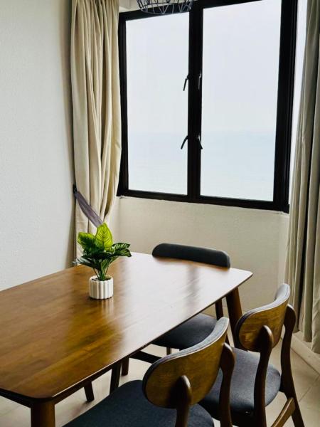 3br 8pax Deluxe Seaview Suite At Batu Ferringhi - Penang