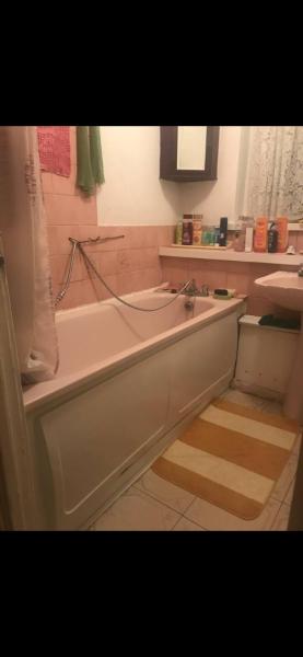 Spacious Room At Stoneydown House Block Of Flats - London
