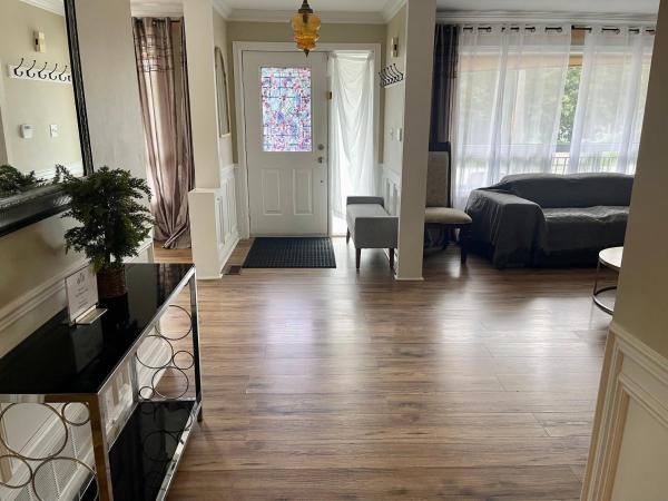 Spacious Bright Home In Woodbridge - Bolton