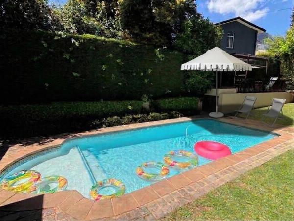 Family Home With Table Mountain View And Pool - Stellenbosch