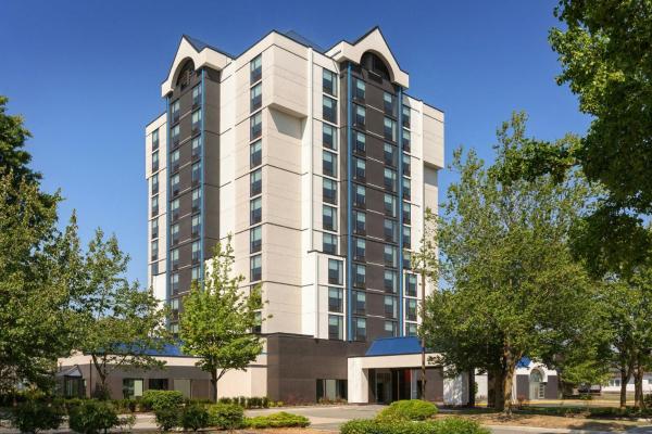 Red Roof Inn Plus Vancouver Airport - Vancouver