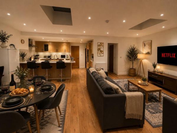 Spacious 5 Bedrooms 2 Bathrooms House -10 Beds - Driveway Parking - Hot Tub - Garden - Cardiff