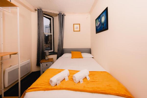 Warm 4 Bdrm Apartment By Old Town - Leith