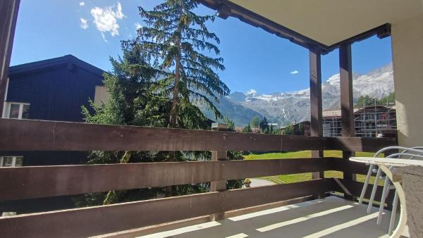 Stunning Glacier And Mountain View - Saas-Fee