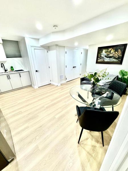 The Evening Mist 2br Basement House - Whitby - Oshawa