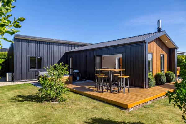 La Maison Noir - Martinborough