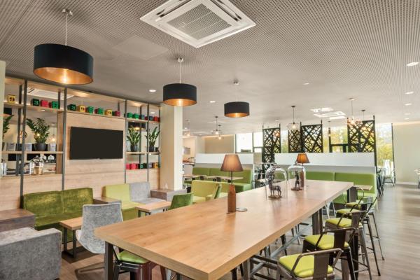 Super 8 By Wyndham Munich City North - Munich