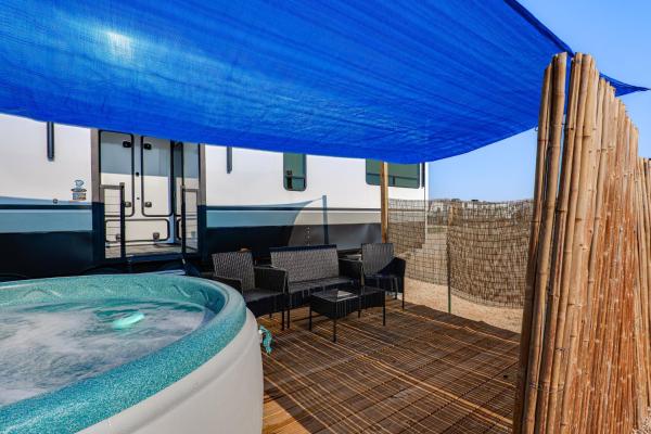 Hot Tub, Picnic Area: Rv Stay In Carlsbad - Carlsbad, NM