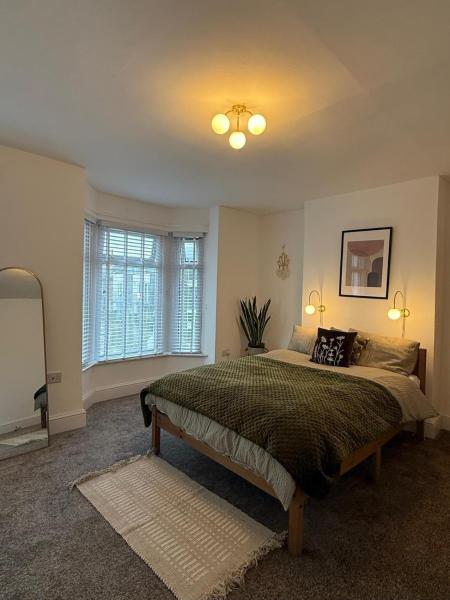 Bright 4-bed Sleeps 8-10, 4 Mins From Elizabeth Line Train - Greenwich