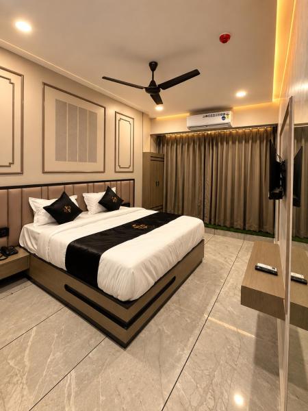 Hotel Royal Aashro - Surat