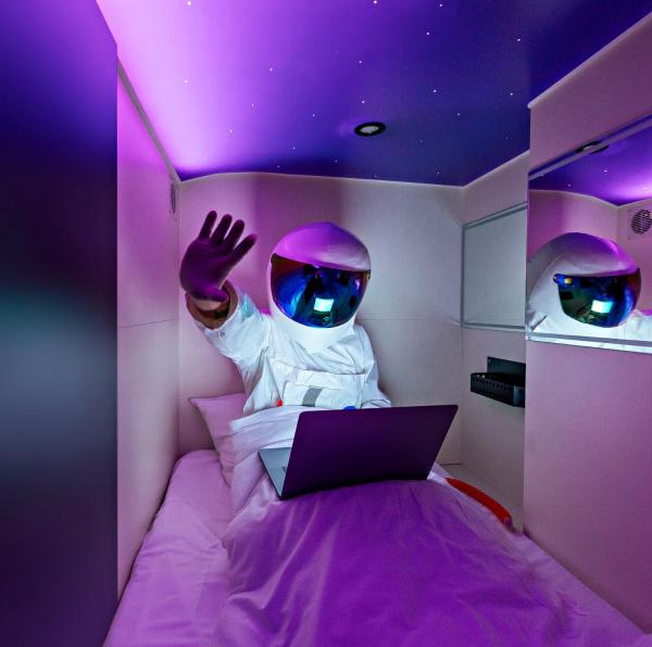 Capsule Hotel Constellation 91 - Lwiw
