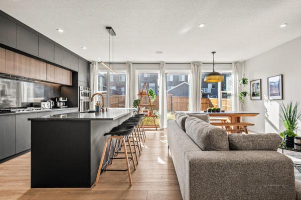Luxury 7 Bedroom House With Karaoke Sound System And 100 Inch Projector - Calgary