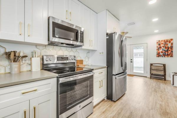 Fully Furnished Executive Housing - Whole House- Manely Manor - Tallahassee, FL