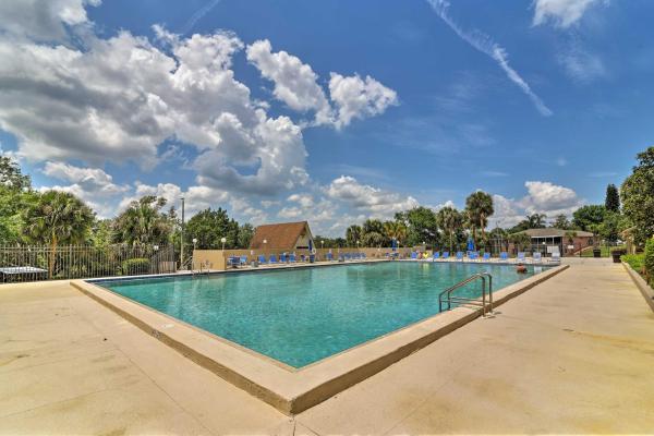 Lake Louisa Resort Home: Pool, Dock & Beach Access - Clermont, FL