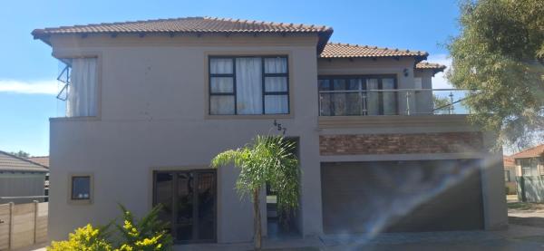 The Serene Stay Waterfall - Midrand