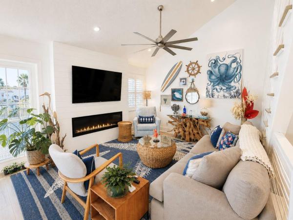 Lala`s Luxury Beach House - New Smyrna Beach, FL
