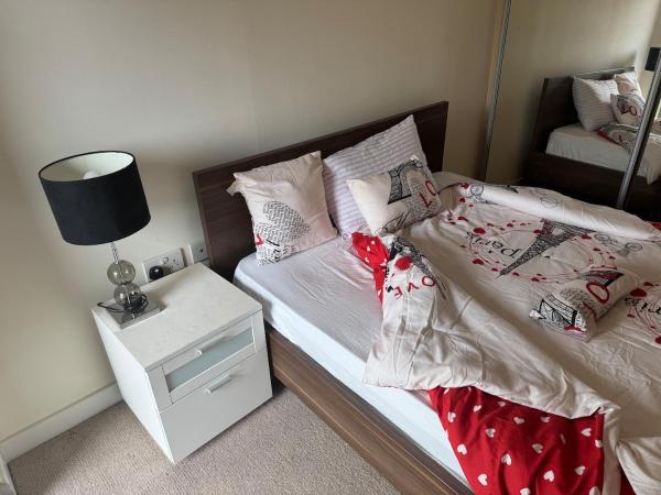 Lovely 2 Bedroom Apartment - Greenwich